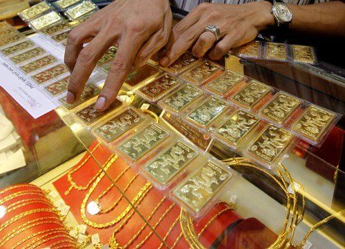 Thắc mắc của nhiều người: Mua vàng ngày Thần Tài có được bán đi?