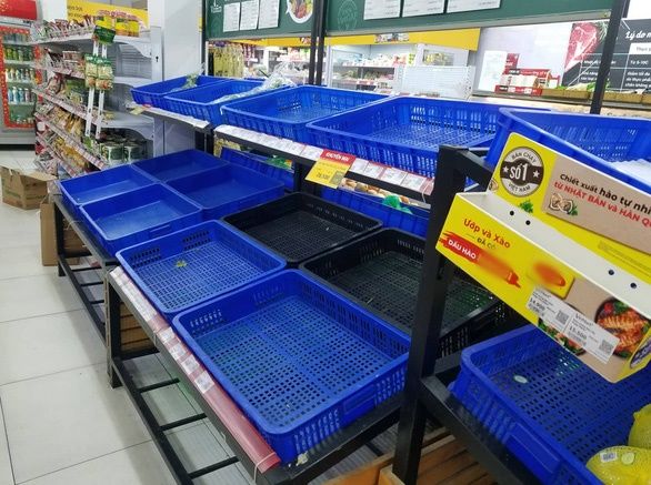 Thực phẩm cháy hàng vì virus Corona, siêu thị trấn an hàng hóa có đủ