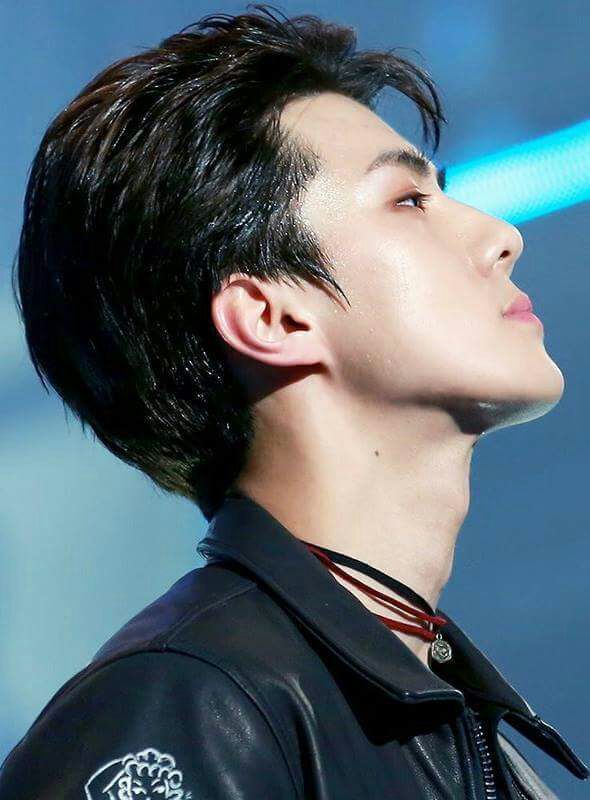 Top idol Kpop sở hữu xương quai hàm quyến rũ nhất do Knet bình chọn