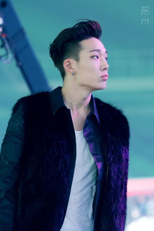 Top idol Kpop sở hữu xương quai hàm quyến rũ nhất do Knet bình chọn