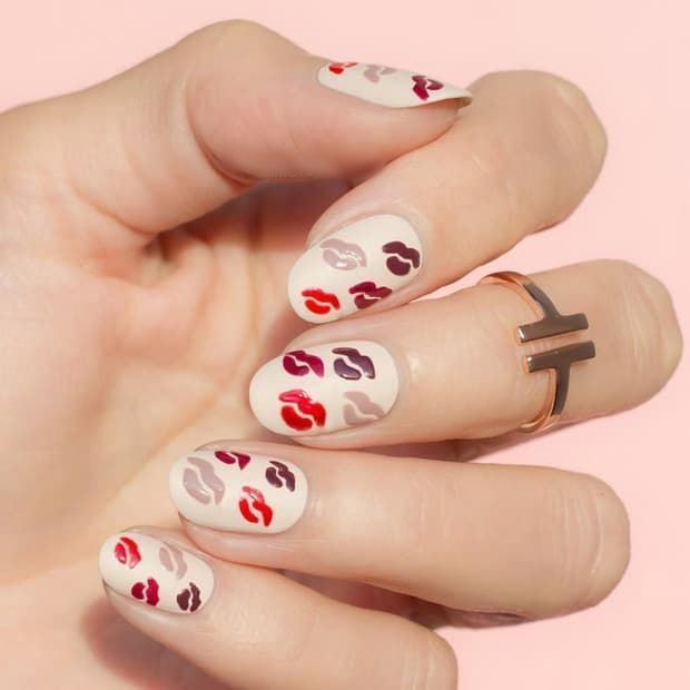Bộ nail dịp Valentine: Hồng pastel, họa tiết đơn giản nhưng đáng yêu