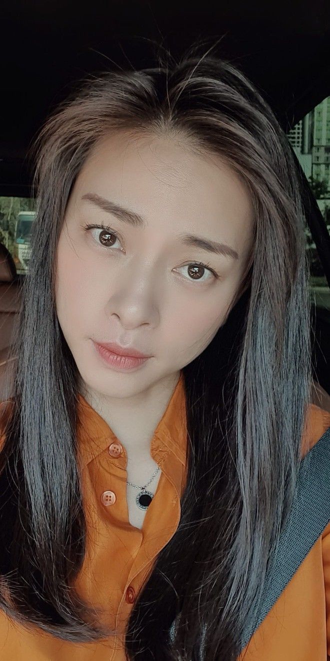 Valentine 2020: Thanh Hằng, Erik than ế; Thu Minh khoe quà chồng tặng
