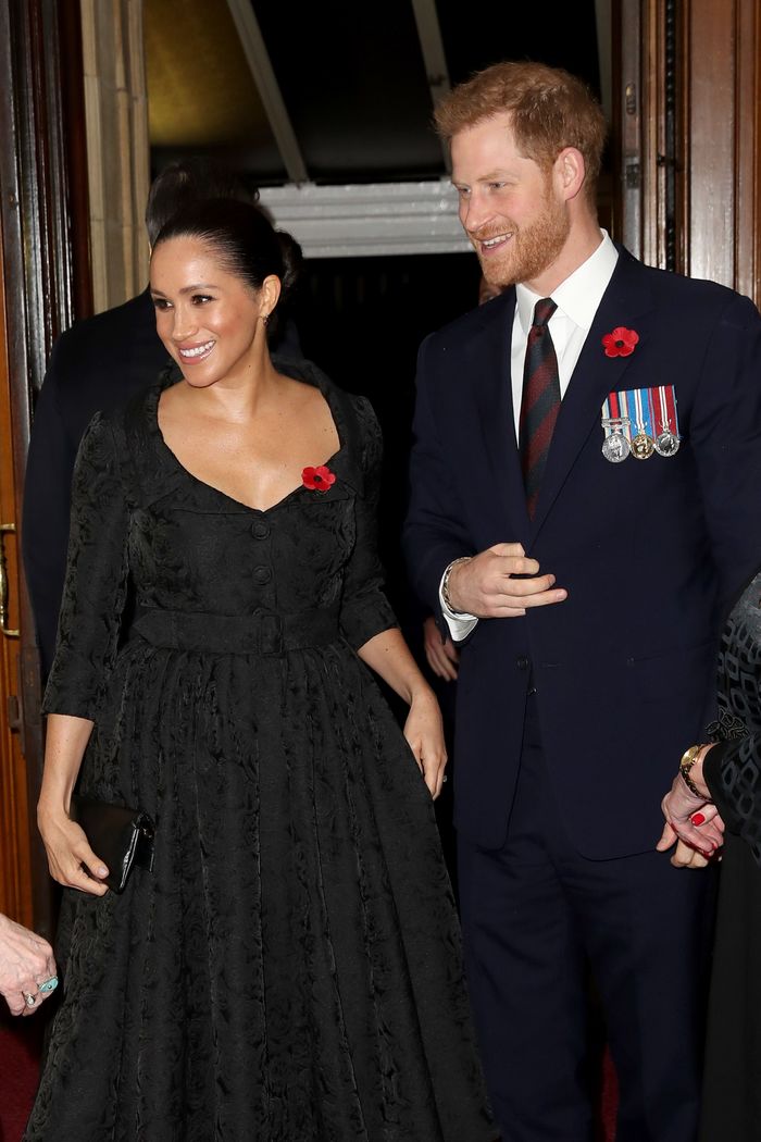 Vợ chồng Harry - Meghan sắm nhà sau khi bị đuổi khỏi hoàng gia