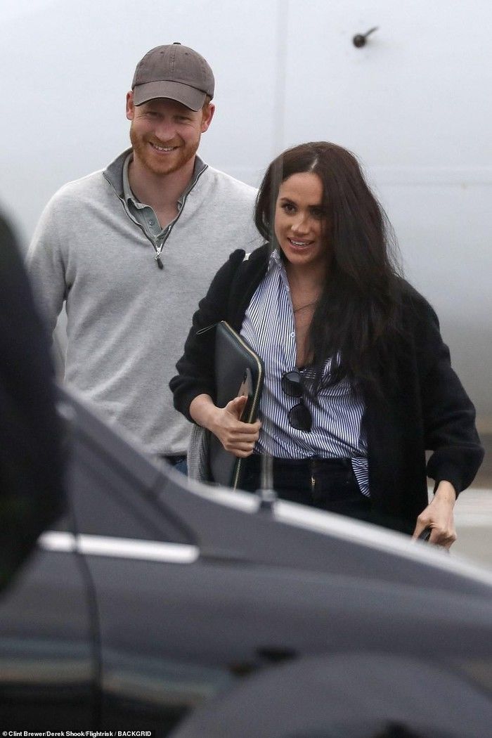 Vợ chồng Meghan lần đầu xuất hiện cùng nhau sau khi rời Hoàng gia