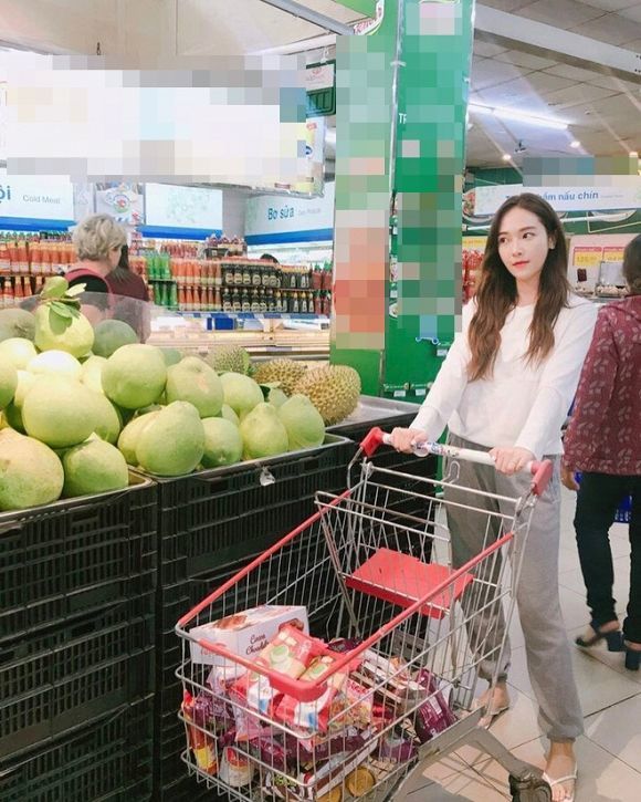 Vợ chồng thu nhập 14 triệu/tháng, tiêu 6 triệu còn lại để tiết kiệm