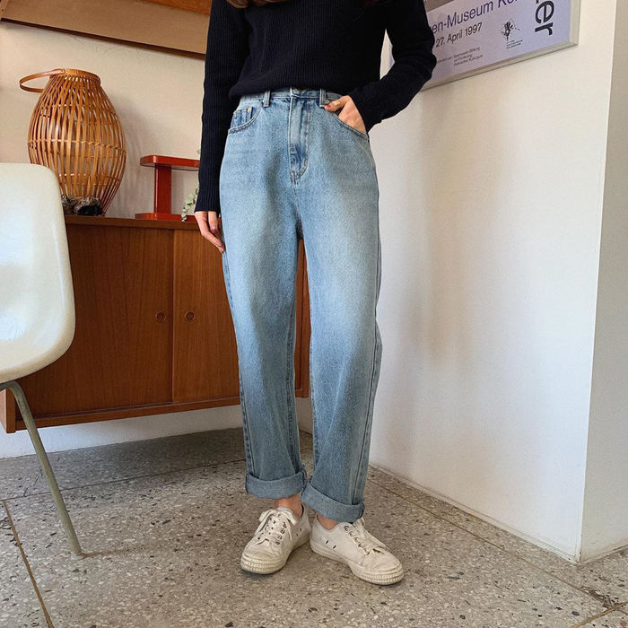 Cách phối quần jeans hợp đi làm lẫn đi chơi