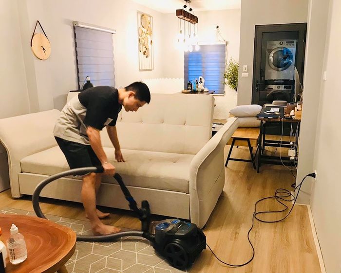 Vợ chồng trẻ cải tạo căn hộ cũ thành không gian xinh đẹp, tiện nghi