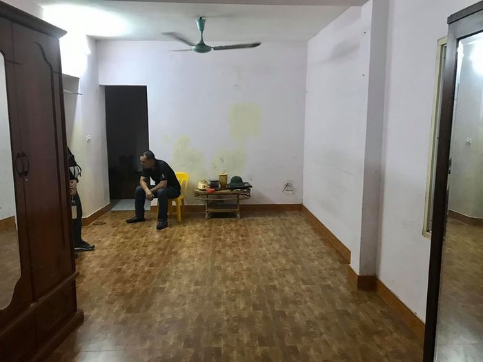 Vợ chồng trẻ cải tạo căn hộ cũ thành không gian xinh đẹp, tiện nghi