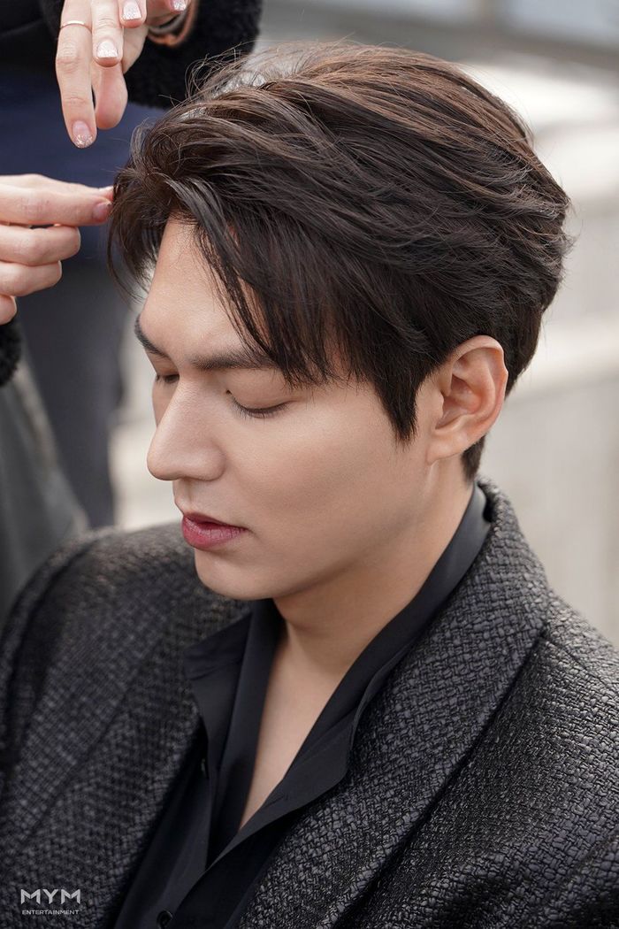 Phim chưa lên sóng, Lee Min Ho đã gieo thương nhớ bằng ảnh hậu trường
