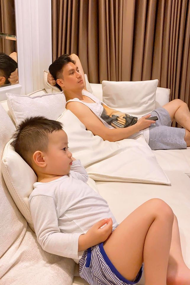 Việt Anh quây quần bên con trai, Thúy Ngân đi trực thăng siêu sang