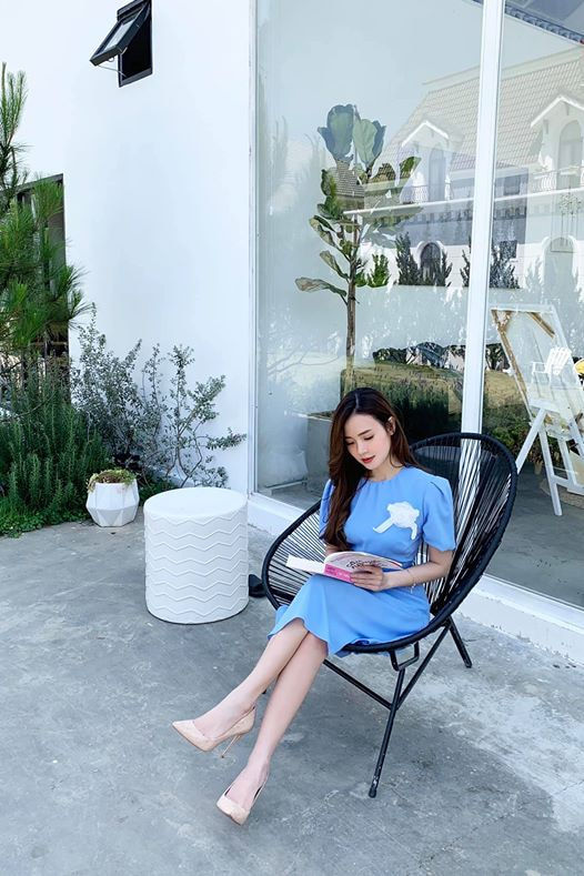 Việt Anh quây quần bên con trai, Thúy Ngân đi trực thăng siêu sang
