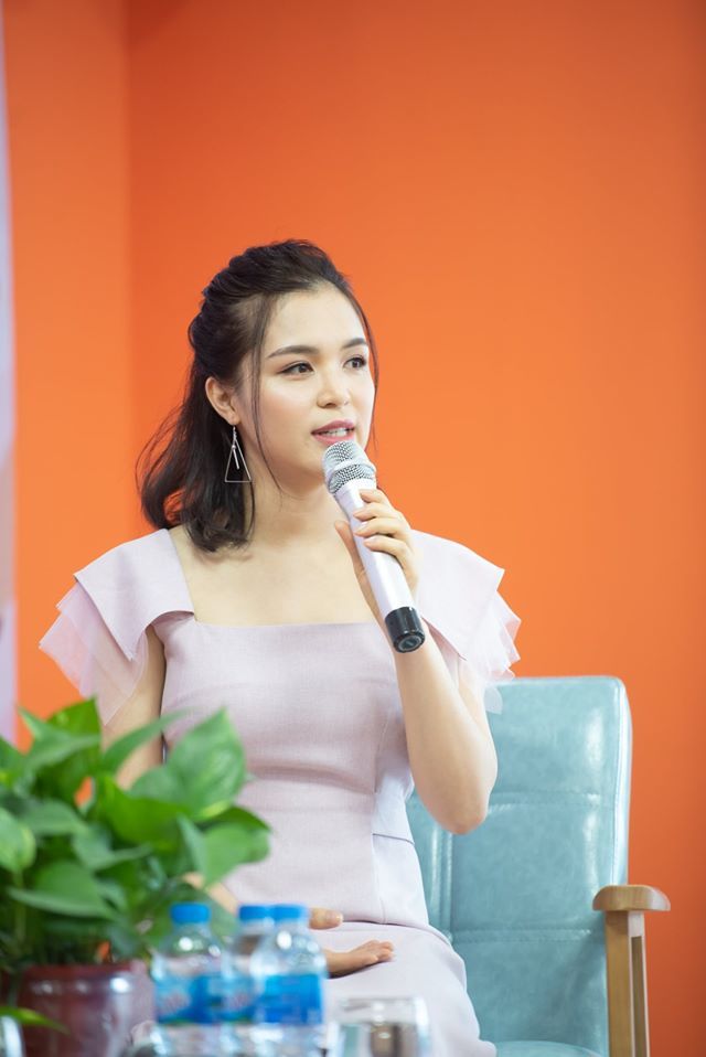 Chị gái Hoà Minzy diện đồ bơi khoe dáng cực nuột dù đã là gái một con