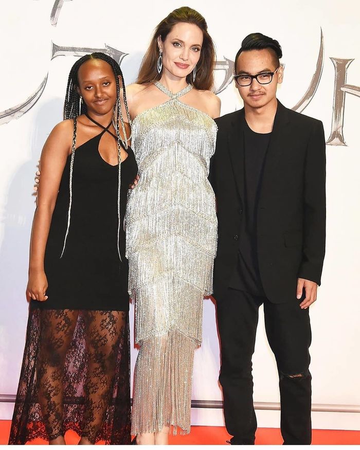 6 nhóc tỳ nhà Brangelina lột xác: Shiloh từ công chúa hóa tomboy