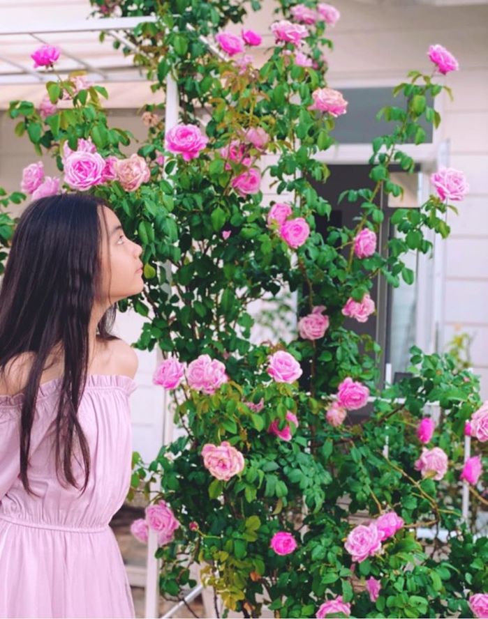 Vợ Quyền Linh khoe ảnh hồi nhỏ của hai cô con gái