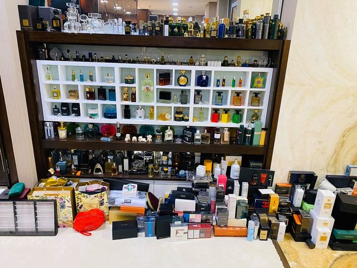 Phòng của Mr. Đàm: Shop thời trang cũng chào thua
