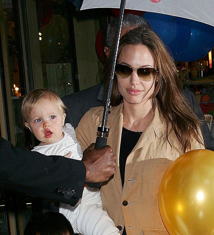 6 nhóc tỳ nhà Brangelina lột xác: Shiloh từ công chúa hóa tomboy