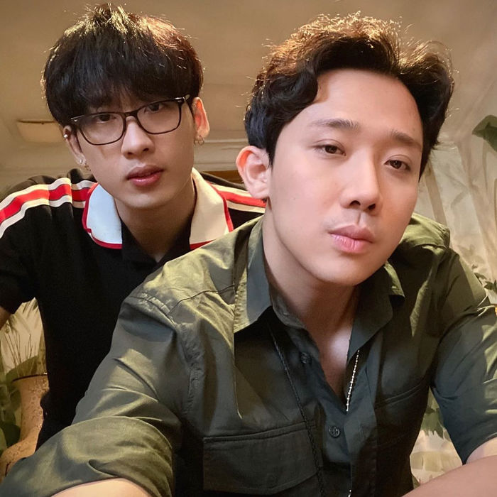 Ảnh hot sao Việt: Hari Won trùm kín bưng, Trấn Thành đọ sắc Tuấn Trấn