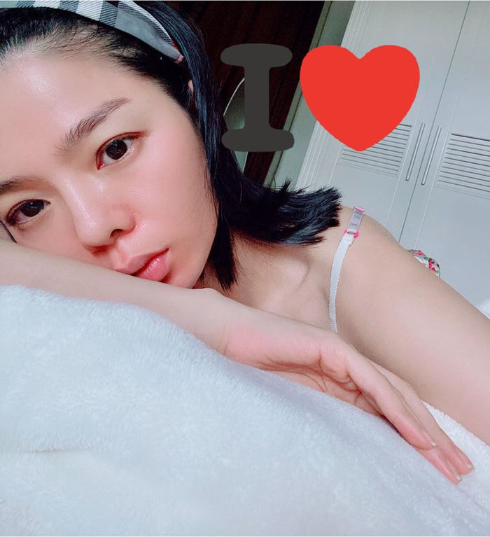 Việt Anh quây quần bên con trai, Thúy Ngân đi trực thăng siêu sang