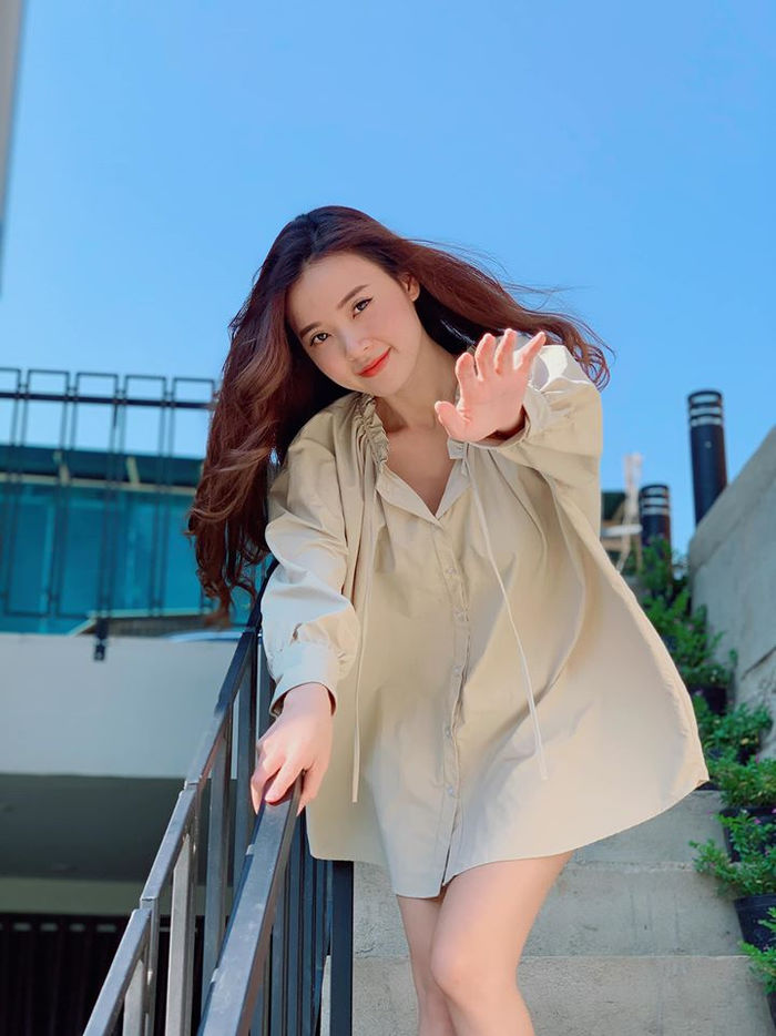 Ảnh sao Việt: Thủy Tiên khoe ông xã, Ngọc Trinh lộ thân hình gầy guộc