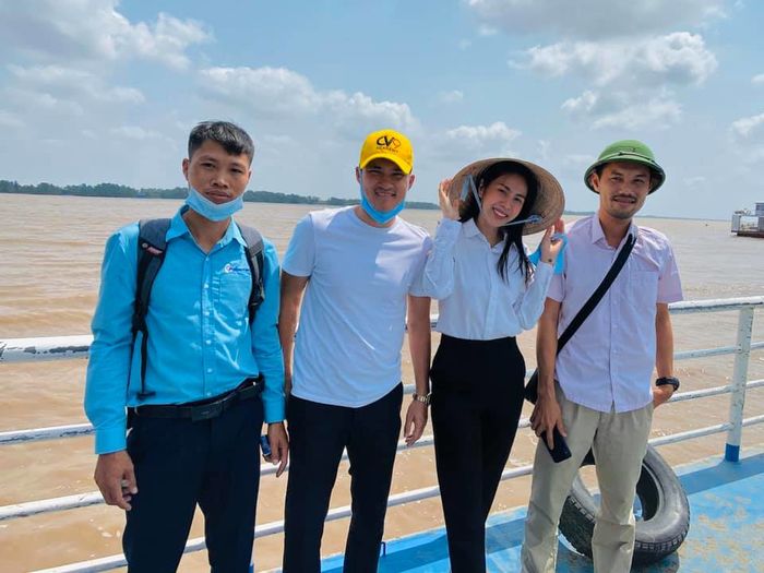 Thủy Tiên có gu thời trang ấn tượng, hàng hiệu đắt đỏ