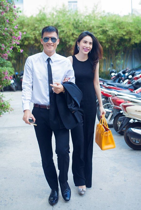 Thủy Tiên có gu thời trang ấn tượng, hàng hiệu đắt đỏ