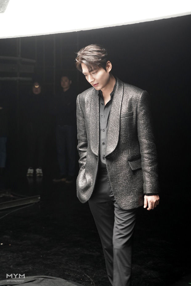 Phim chưa lên sóng, Lee Min Ho đã gieo thương nhớ bằng ảnh hậu trường