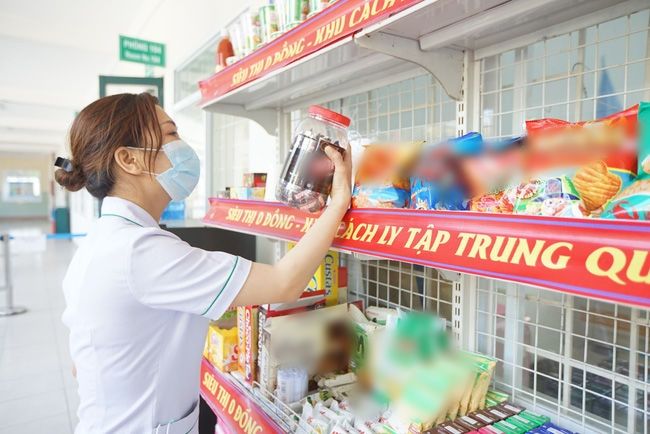 Ấm lòng với siêu thị 0 đồng phục vụ người cách ly tại quận 2