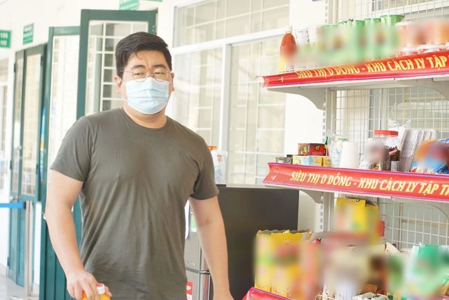 Ấm lòng với siêu thị 0 đồng phục vụ người cách ly tại quận 2