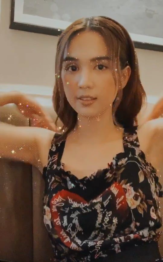Ảnh Ngọc Trinh bị chụp trộm để lộ thân hình gầy gò, vòng 1 khiêm tốn