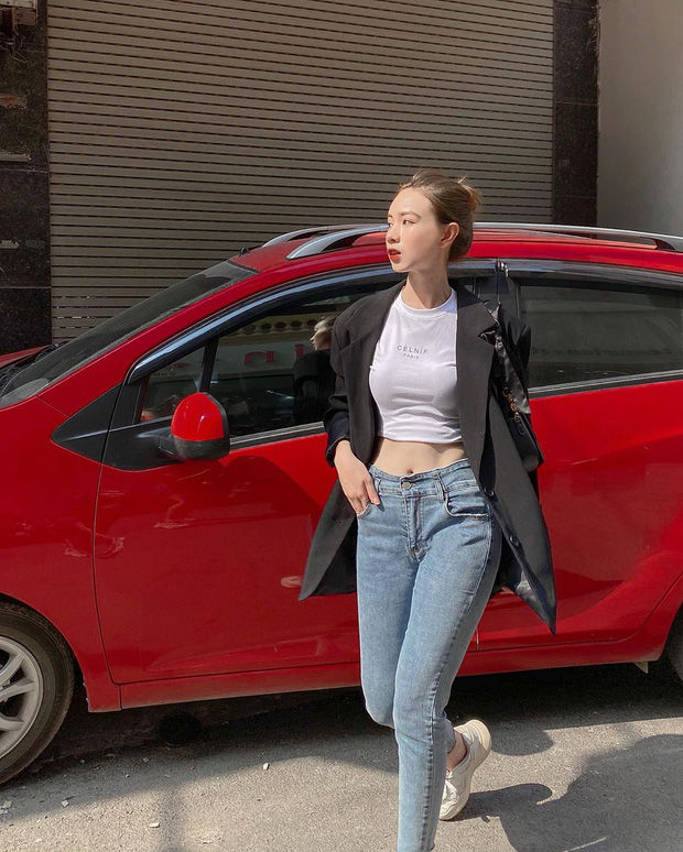 Áo blazer, quần ống rộng là các outfit xịn sò đang phủ sóng Instagram