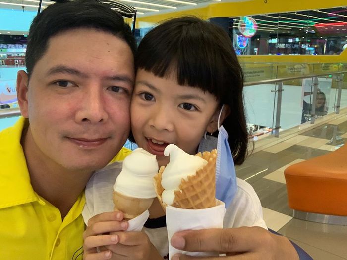 Con gái Bình Minh gây ấn tượng với chân dài miên man thẳng tắp