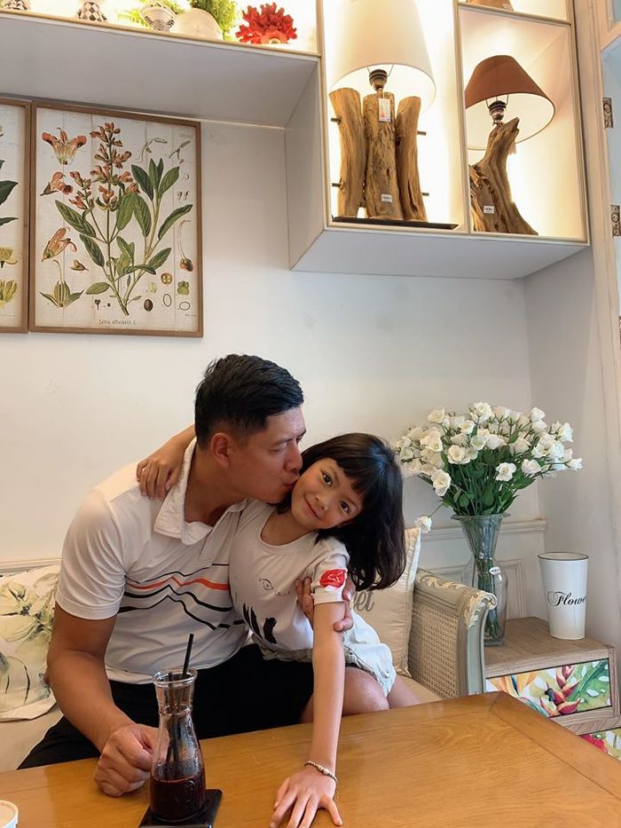 Con gái Bình Minh gây ấn tượng với chân dài miên man thẳng tắp