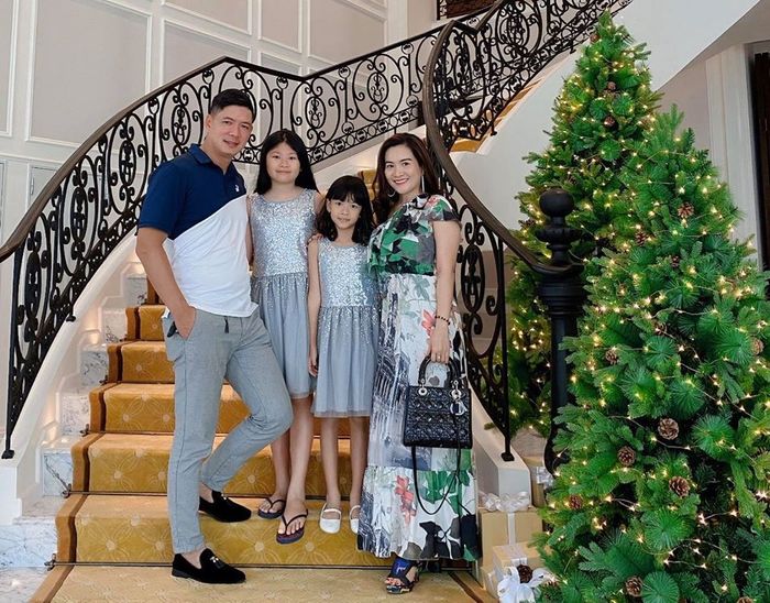 Con gái Bình Minh gây ấn tượng với chân dài miên man thẳng tắp