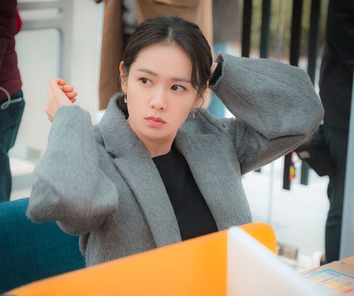 Bác sĩ thẩm mỹ Hàn Quốc: Gương mặt của Son Ye Jin đạt 6 chuẩn nhan sắc