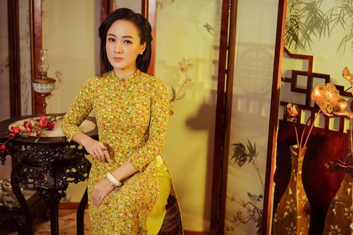 BTV Hoài Anh ở tuổi 40: xinh đẹp trẻ trung, da căng mịn trắng hồng