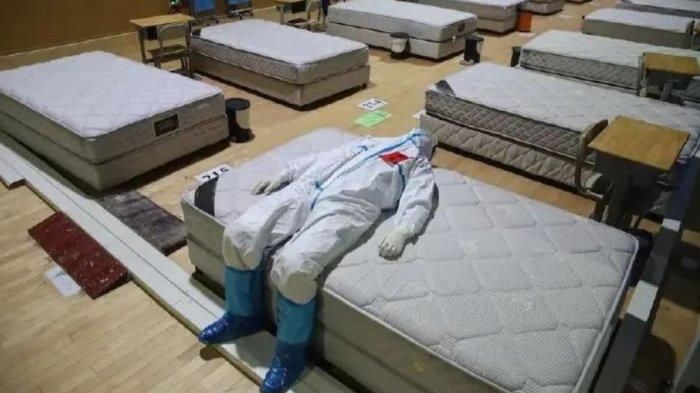 Ca đêm cuối của bác sĩ tại bệnh viện dã chiến ở Vũ Hán