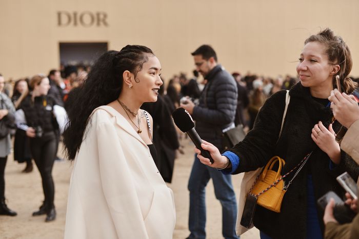 Châu Bùi thu hút báo chí nước ngoài khi tham dự Paris Fashion Week