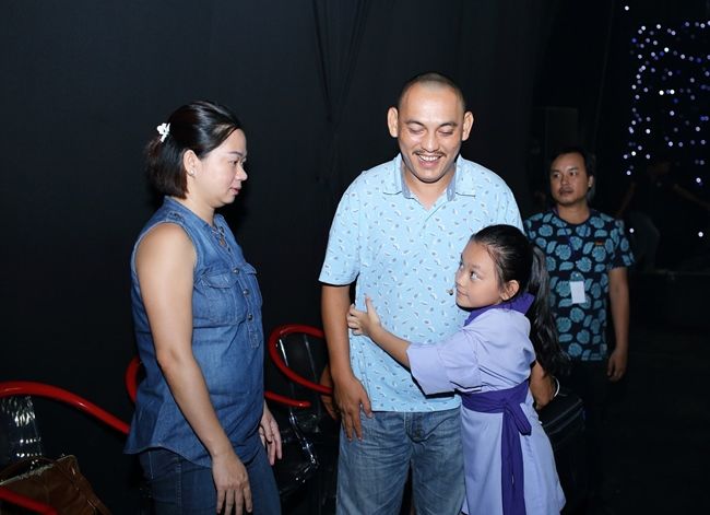 Có con gái tuổi mới lớn: Mẹ Phương Mỹ Chi sợ con vung tay quá trán
