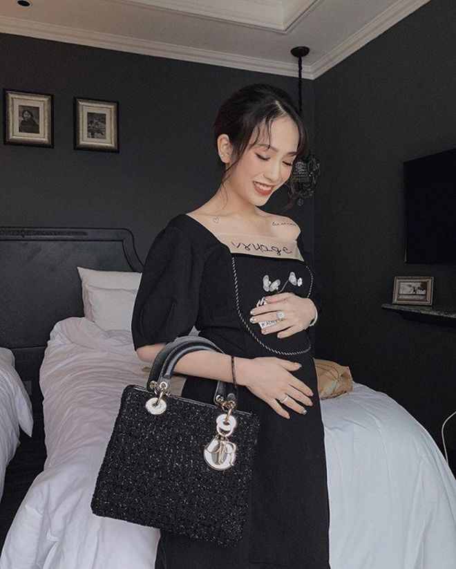 Con gái Minh Nhựa được chồng tặng túi 1,2 tỷ trước ngày lâm bồn