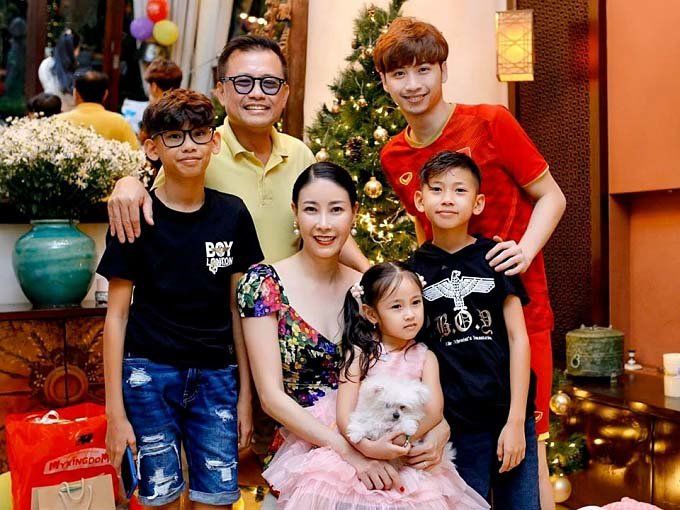 Con riêng của chồng Hà Kiều Anh- Huỳnh Nhật Minh đẹp như soái ca