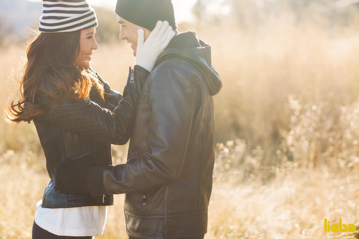 Ảnh hot sao Việt: Công Vinh chăm Thủy Tiên ốm bệnh, Thúy Diễm nhớ nhà