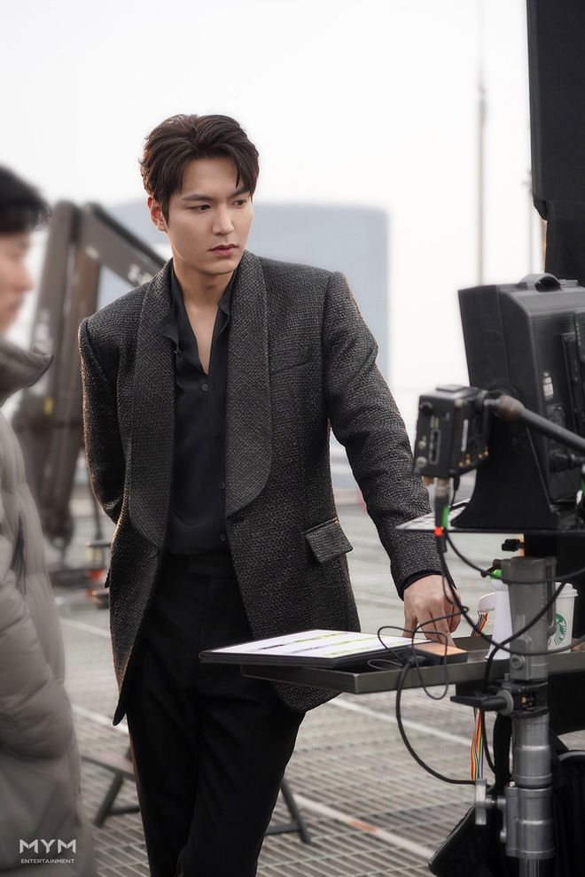 Phim chưa lên sóng, Lee Min Ho đã gieo thương nhớ bằng ảnh hậu trường