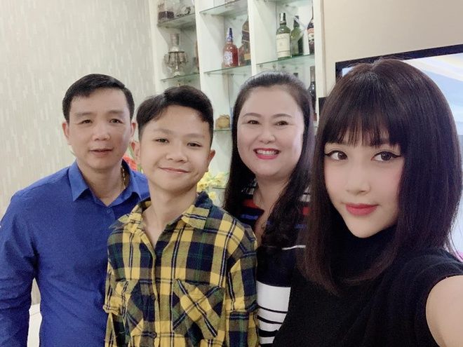 Dàn em trai của hotgirl Việt: Em Midu mặt thư sinh, thành tích khủng