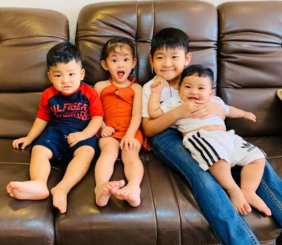 Ảnh sao Việt: Lan Ngọc ôm hôn Vỹ Dạ và Thúy Ngân, Đông Nhi trẻ trung