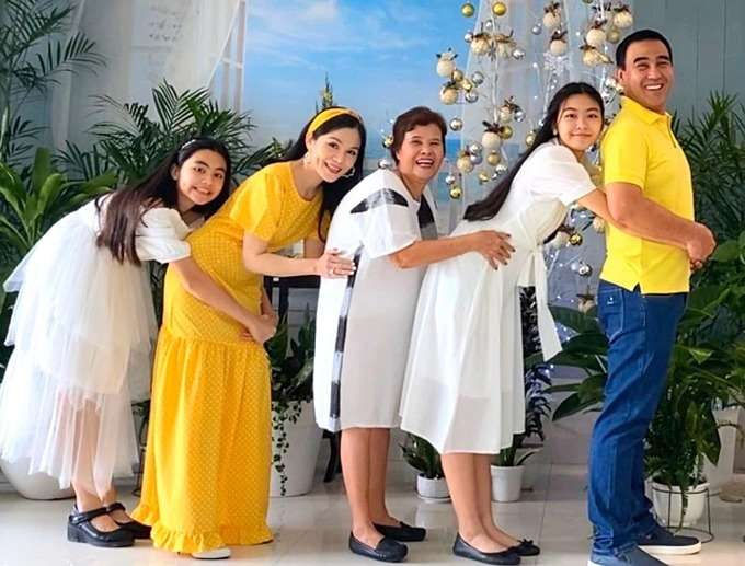 Ảnh sao Việt: Lan Ngọc ôm hôn Vỹ Dạ và Thúy Ngân, Đông Nhi trẻ trung