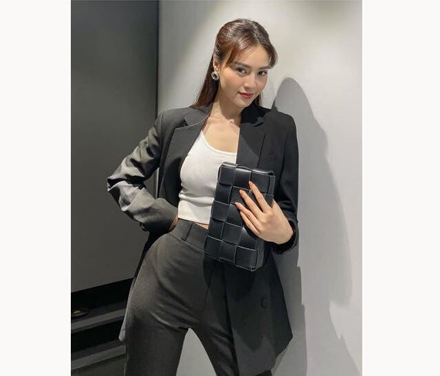Lan Ngọc biến hóa đa dạng phong cách với trang phục đen