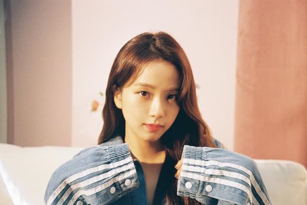 Mãi gắn bó với tóc dài, Jisoo có bí kíp gì mà để hoài không chán?