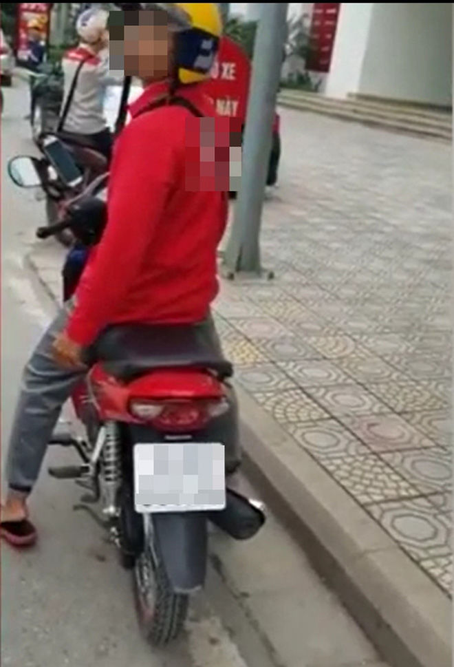 Hạch sách với lái xe, cô gái bị CĐM chỉ trích vì quá thô lỗ