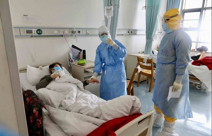 Hai ca nhiễm Covid-19 nặng, Bộ Y tế khuyên người già hạn chế ra đường