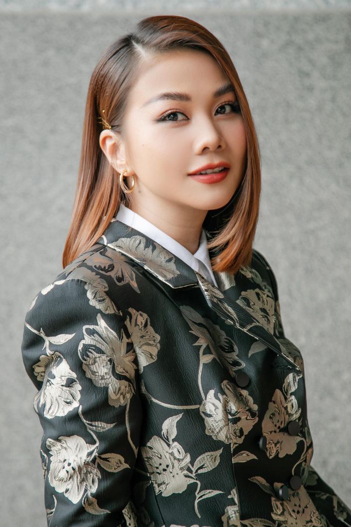 Hé lộ căn hộ sang trọng, đầy màu sắc của chị đại làng mẫu Thanh Hằng